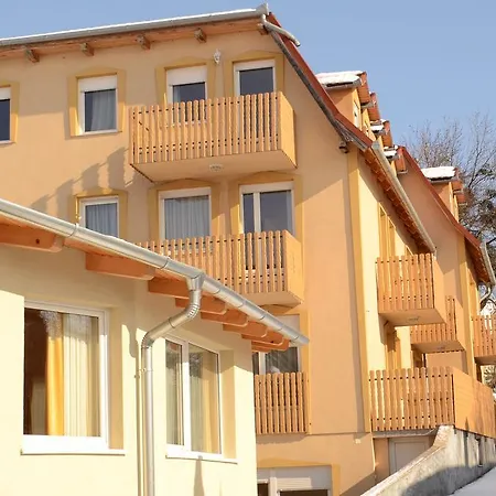 Napfeny Apartmanhaz * Hévíz